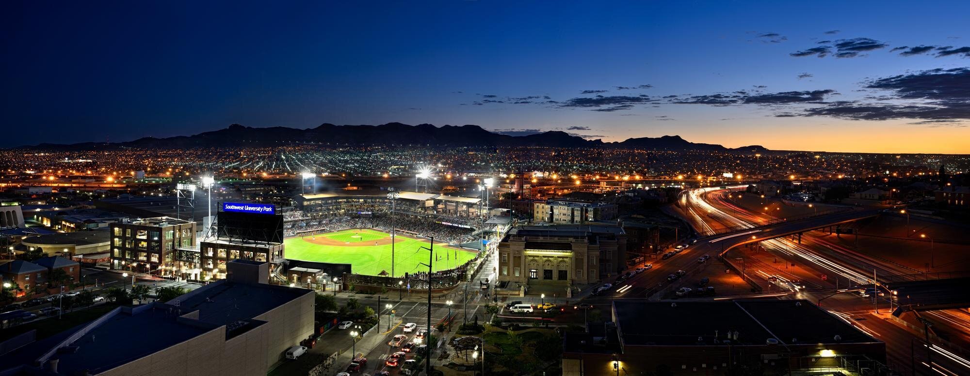 El Paso, Texas skyline at dusk with Juárez, Mexico in the distance